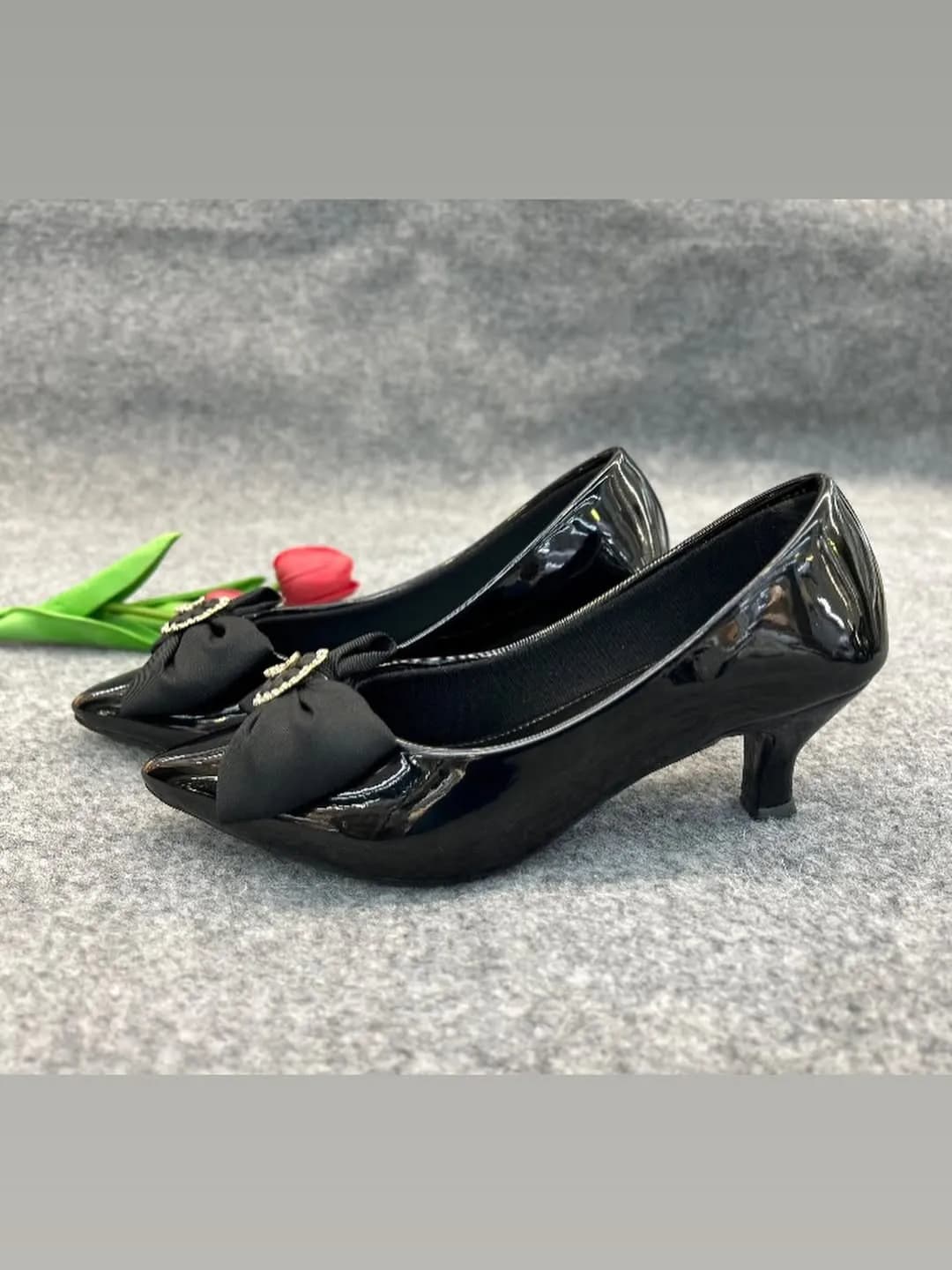 Urbantoes Midnight Gloss Pointed-Toe Kitten Heels – Bow Detail & Rhinestone Brooch
