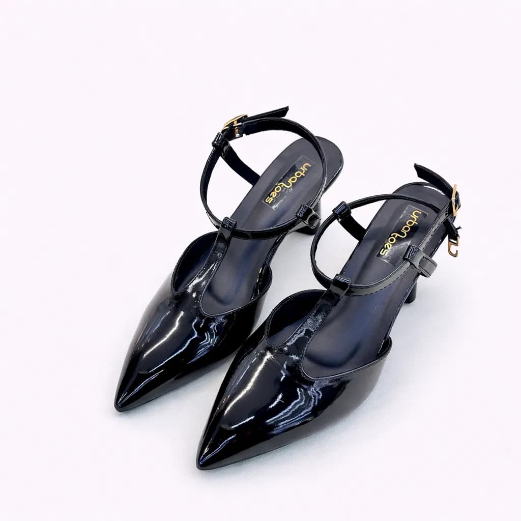 UrbanToes Women’s Black Patent Pointed Toe Kitten Heels