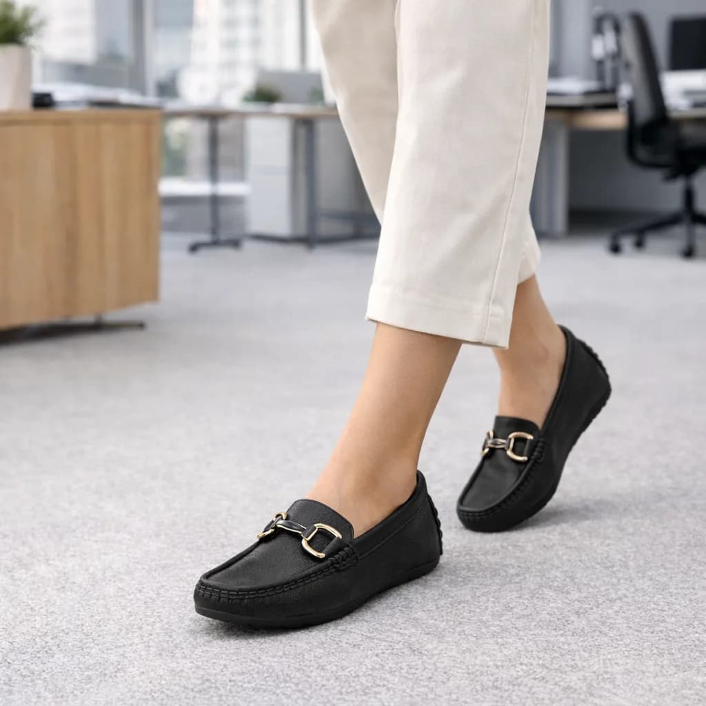 UrbanToes Women’s Black Cushioned Walking Flats