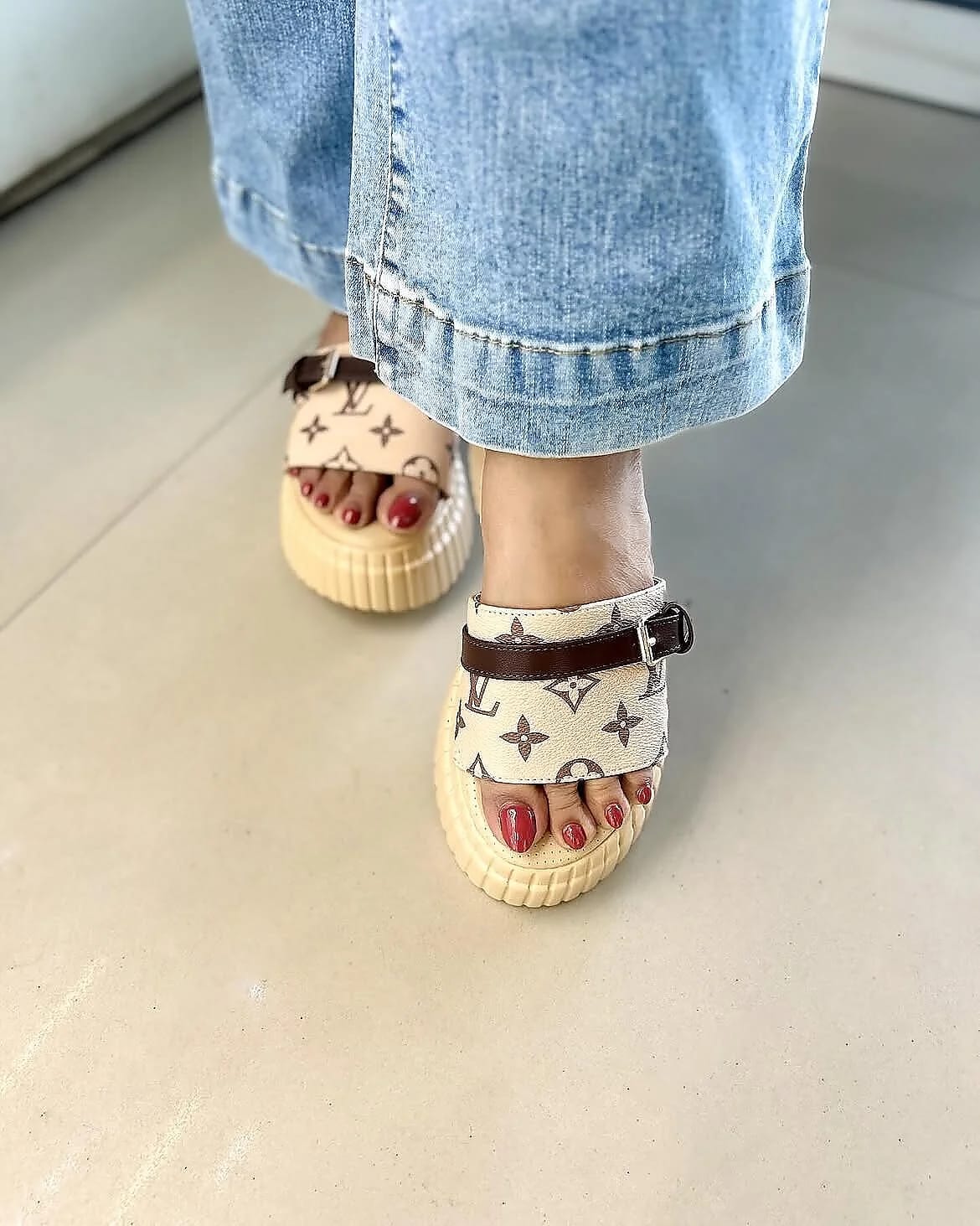 Beige Platform Slides for Women Casual Wear | UrbanToes - UrbanToes
