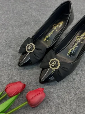Urbantoes Midnight Gloss Pointed-Toe Kitten Heels – Bow Detail & Rhinestone Brooch