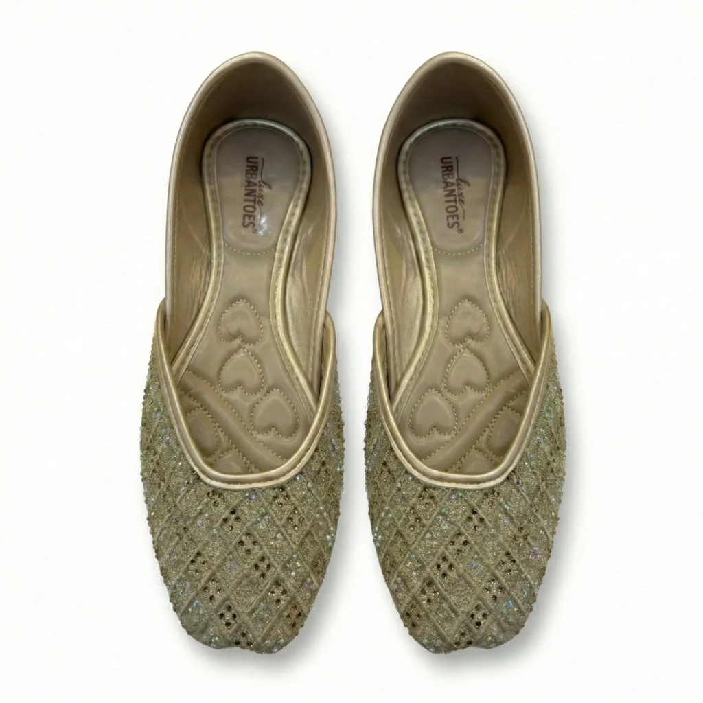 Gold Embroidered Punjabi Jutti for Women – Urbantoes India