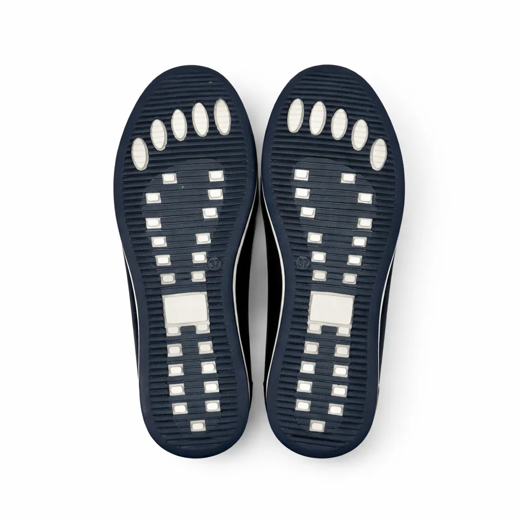 Women’s Comfortable Black Loafers with Cushioned Sole